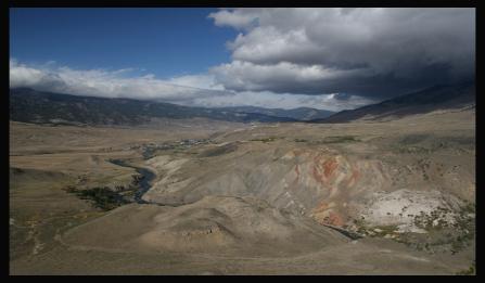 Yellowstone_River_&_Gardiner_Copyright_MacNeil_Lyons_Images